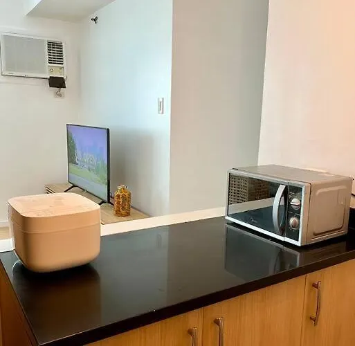 Charming 3-br In Bgc Manila