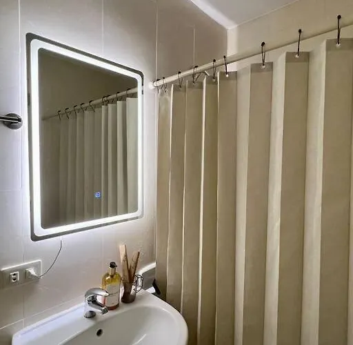 Apartment Charming 3-br In Bgc *