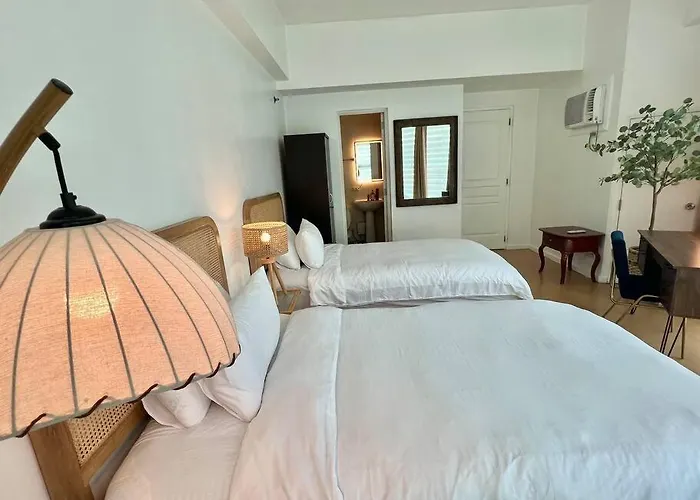 Apartment Charming 3-br In Bgc Manila
