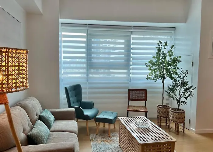 Charming 3-br In Bgc * Manila